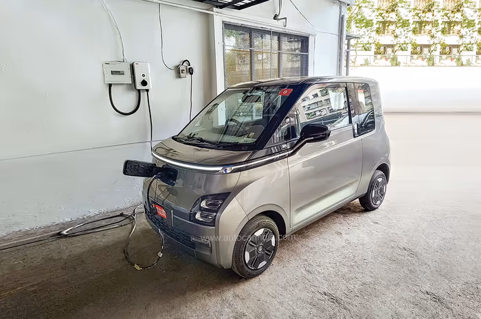 MG COMET EV charging